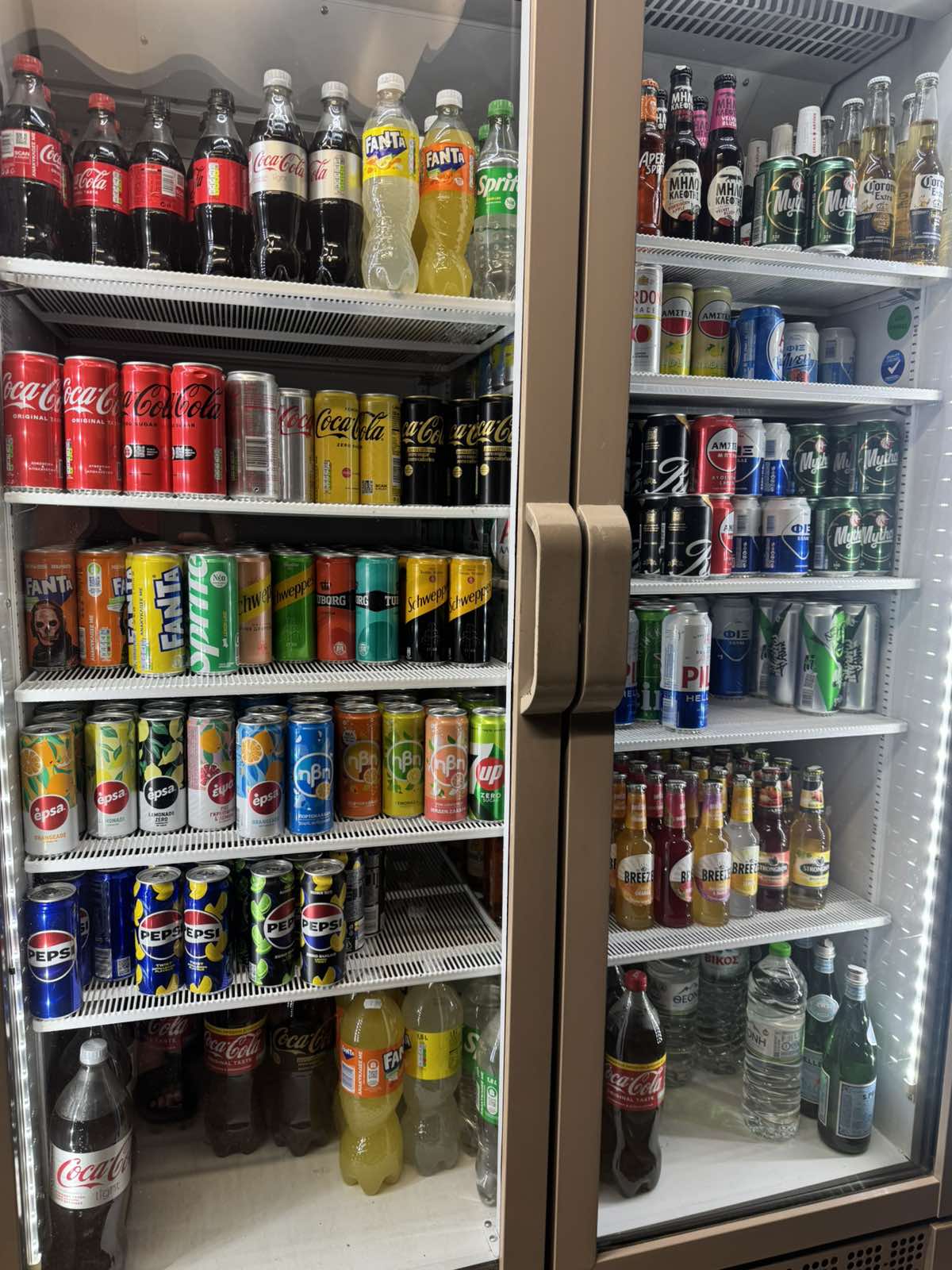 Refrigerated Soft Drinks Beers